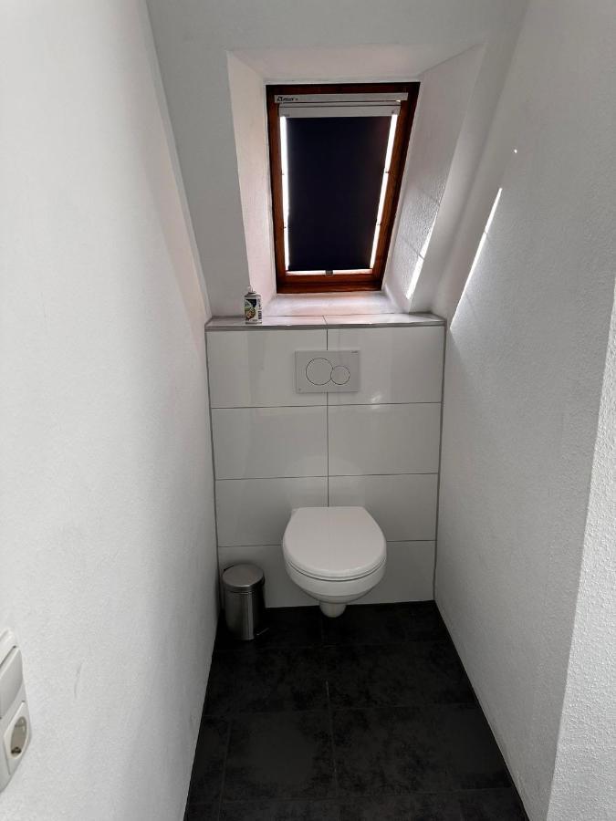 A&V Apartments Gemuetliche Rheinblick Wohnung Apt Daisy Duisburg Exterior foto